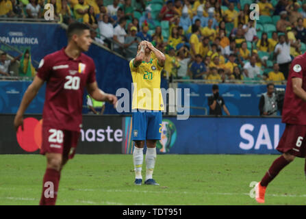 Salvador, Brasile. Il 18 giugno, 2019. Brasile vs Venezuela, valido per il 2019 Copa America fase di gruppo, tenutasi martedì (18) alla Fonte Nova Arena in Salvador, Bahia, Brasile. Credito: Tiago Caldas/FotoArena/Alamy Live News Foto Stock