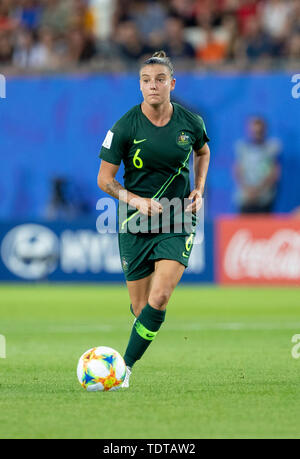 Grenoble, Frankreich. Il 18 giugno, 2019. Francia, Grenoble, Stade des Alpes, 18.06.2019, calcio - FIFA Coppa del mondo femminile - Giamaica - Australia Immagine: vl Chloe Logarzo (Australia, # 6) | utilizzo del credito in tutto il mondo: dpa/Alamy Live News Foto Stock