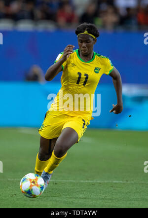 Grenoble, Frankreich. Il 18 giugno, 2019. Francia, Grenoble, Stade des Alpes, 18.06.2019, calcio - FIFA Coppa del mondo femminile - Giamaica - Australia Immagine: vl Khadija Shaw (Giamaica, # 11) | utilizzo del credito in tutto il mondo: dpa/Alamy Live News Foto Stock