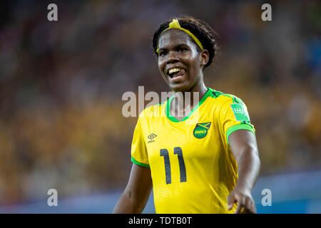 Grenoble, Frankreich. Il 18 giugno, 2019. Francia, Grenoble, Stade des Alpes, 18.06.2019, calcio - FIFA Coppa del mondo femminile - Giamaica - Australia Immagine: vl Khadija Shaw (Giamaica, # 11) | utilizzo del credito in tutto il mondo: dpa/Alamy Live News Foto Stock