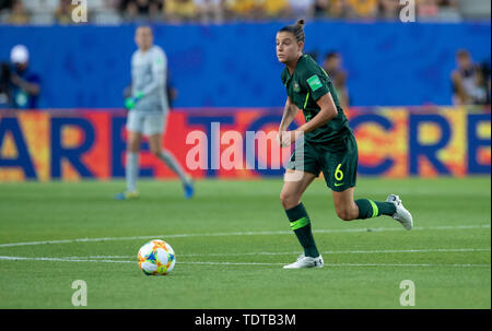 Grenoble, Frankreich. Il 18 giugno, 2019. Francia, Grenoble, Stade des Alpes, 18.06.2019, calcio - FIFA Coppa del mondo femminile - Giamaica - Australia Immagine: vl Chloe Logarzo (Australia, # 6) | utilizzo del credito in tutto il mondo: dpa/Alamy Live News Foto Stock