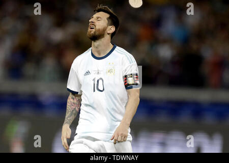 Belo Horizonte, Brasile. 19 giugno 2019. Lionel Messi Argentina reagisce durante la Copa America 2019 partita di calcio tra Argentina e Paraguay al Mineirao Stadium di Belo Horizonte, Brasile, 19 giugno 2019. Credito: Lucio Tavora/Xinhua/Alamy Live News Foto Stock