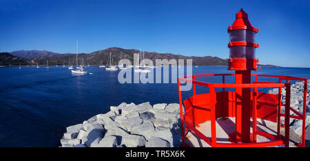 Entrata del porto di Saint Florent nel nord della Corsica, Francia, Corsica, Saint Florent Foto Stock