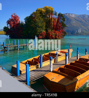 Barche dal 1930 sul lago di Annecy, Francia, Savoie, Alta Savoia Foto Stock