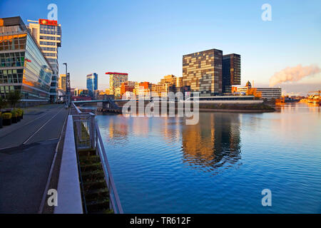 Medienhafen a Duesseldorf in Germania, in Renania settentrionale-Vestfalia, Duesseldorf Foto Stock