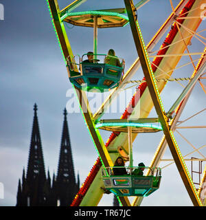 Kermesse Deutz e Cattedrale di Colonia, Germania, nella Renania settentrionale-Vestfalia e nella Renania, Colonia Foto Stock