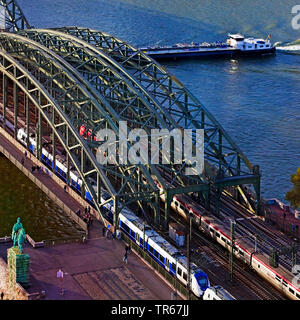 Vista aerea del ponte di Hohenzollern, Germania, nella Renania settentrionale-Vestfalia e nella Renania, Colonia Foto Stock