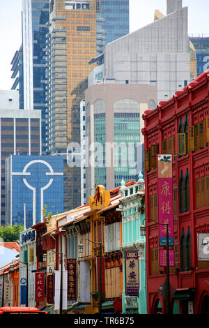 Cinese tradizionale e edifici moderni grattacieli, Singapore Foto Stock