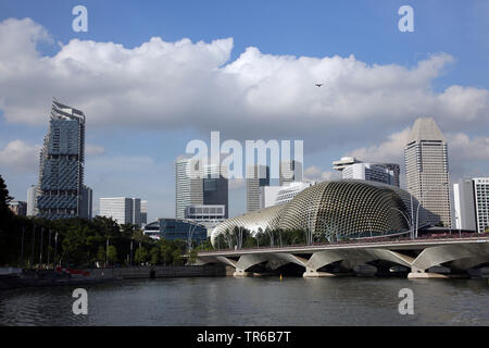 Esplanade Bridge e Esplanade Theatre, Singapore Foto Stock