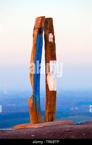 L'installazione "totem" sul picco del mucchio Haniel, in Germania, in Renania settentrionale-Vestfalia, la zona della Ruhr, Bottrop Foto Stock