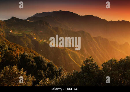 Macizo de Anaga la gamma della montagna di sunrise, Isole Canarie, Tenerife, Almaciga