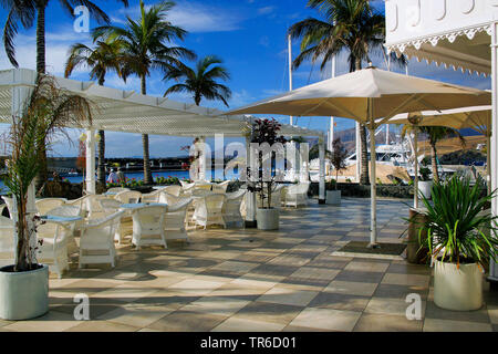 Edicola ristorante nei pressi del porto, Isole Canarie Lanzarote, Puerto Calero Foto Stock