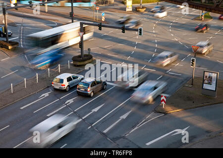 Il traffico a alterare Mark in Barmen, in Germania, in Renania settentrionale-Vestfalia, Bergisches Land, Wuppertal Foto Stock