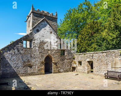 In disuso la chiesa di Santa Maria Vergine chiuso 1826 ponte Pateley North Yorkshire, Inghilterra Foto Stock