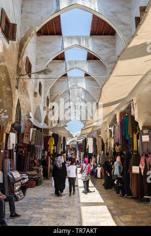 Khan al-Khayyatin o sarti' caravanserai nella vecchia città di Tripoli, Libano Foto Stock