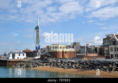 Emirati Spinnaker Tower, a 170 metri di torre di osservazione su Gunwharf Quays in Portsmouth Porto. Foto Stock