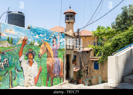 Arte di strada in un quartiere della città vecchia, a Tripoli in Libano Foto Stock