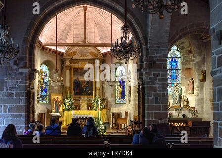 All'interno della Basilica di San Pietro in Mont Saint Michel Foto Stock