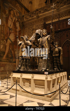 Tomba di Cristoforo Colombo, 1891. Scultore: Arturo Melida.Cattedrale di Siviglia. Spagna. Foto Stock