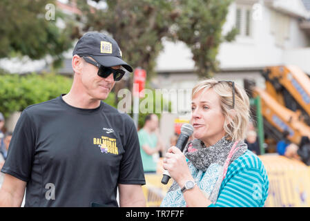 26 maggio 2019 Sydney, Aust: neo eletto Membro Federale per la sede di Warringah, Zali Steggall incoraggia i giovani corridori al Balmoral masterizzazione di gara Foto Stock