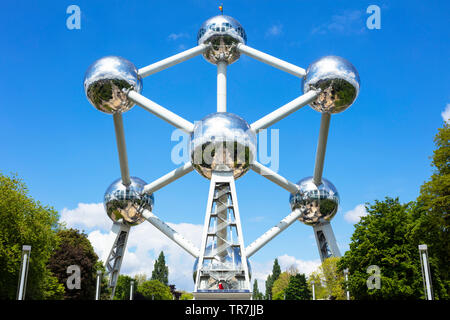 Bruxelles Atomium Brussels Square de l'Atomium Boulevard de Centaire Bruxelles Belgio UE Europa Foto Stock