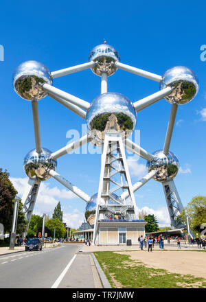 Bruxelles Atomium Brussels Square de l'Atomium Boulevard de Centaire Bruxelles Belgio UE Europa Foto Stock