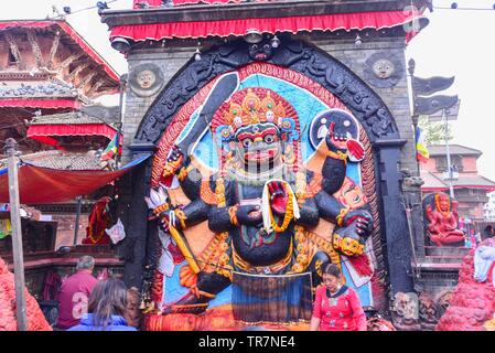 Dio Kaal Bhairav a Basantapur Durbar Square nella città di Kathmandu Foto Stock