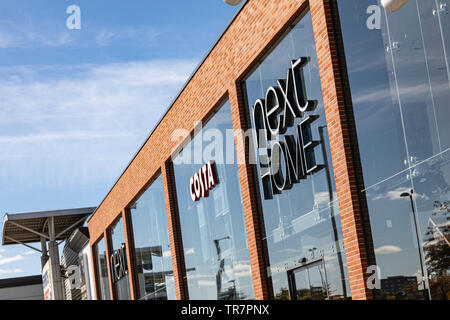 Lombardia Retail Park e centro commerciale, Hayes, Middlesex, Regno Unito, Foto Stock