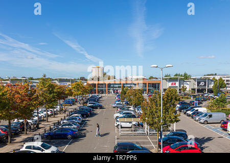 Lombardia Retail Park e centro commerciale, Hayes, Middlesex, Regno Unito, Foto Stock