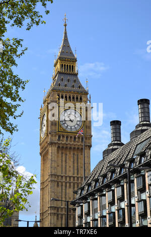 Il nome Big Ben si riferisce alla più pesante delle cinque campane della famosa torre dell'orologio al Palazzo di Westminster a Londra a 13,5 t. Foto Stock