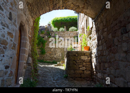Piccolo borgo medioevale di navate nella regione Ardeche in Francia Foto Stock