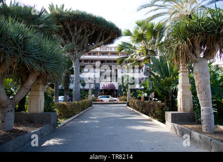 Las Palmas de Gran Canaria, Spagna - 31 dicembre, 2017. Ingresso di un Royal Hideaway Hotel, Santa Catalina in parco Doramas Foto Stock