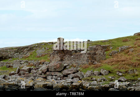 Giochi delle Highland: cottage abbandonati a Badenscallie, Ross-shire sulla penisola Coigach, Wester Ross, Scozia. Foto Stock