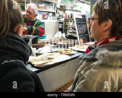 Ristorante libanese, marché des enfants Rouges, Parigi, Francia Foto Stock