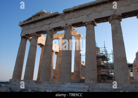 I turisti dell'Acropoli di Atene in Grecia, Giugno 2018. Foto Stock