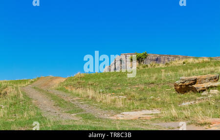 Harrismith, Sud Africa - 18 Ottobre 2012: rurale scena della montagna a Basotho Villaggio Culturale Foto Stock