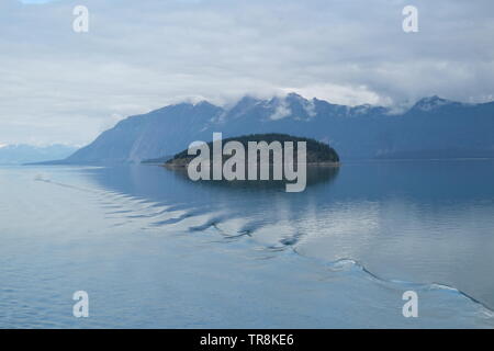 Una vista di Glacier Bay da una nave da crociera Foto Stock