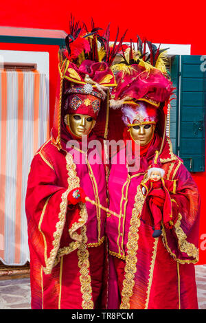 Venezia, Italia - FEB 26 : i partecipanti a Venezia il Carnevale di Venezia , Italia il 26 febbraio 2019. Il Carnevale di Venezia è famosa nel mondo per la sua elabo Foto Stock