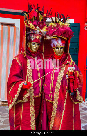 Venezia, Italia - FEB 26 : i partecipanti a Venezia il Carnevale di Venezia , Italia il 26 febbraio 2019. Il Carnevale di Venezia è famosa nel mondo per la sua elabo Foto Stock