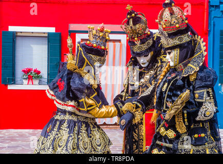 Venezia, Italia - FEB 26 : i partecipanti a Venezia il Carnevale di Venezia , Italia il 26 febbraio 2019. Il Carnevale di Venezia è famosa nel mondo per la sua elabo Foto Stock