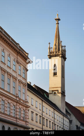 Chiesa di St. Michael (Michaelerkirche) a Vienna. Austria Foto Stock