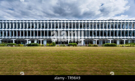 Ex Unilever e Birds Eye sede a Walton on Thames Foto Stock