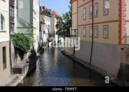 Čertovka, il Devil's Canal, a Praga, Repubblica Ceca Foto Stock