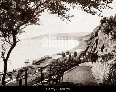 Un XIX SECOLO VISTA di Sandown, una località balneare sulla costa sud-orientale dell'Isola di Wight in Inghilterra. L'arrivo della ferrovia nel 1864 vide Sandown crescere in dimensione, con la città di balneazione sicura diventando sempre più popolari. Sandown è pier fu costruito nello stesso decennio, apertura maggio 1878. La città di cui ulteriore rivendicazione per diventare un elegante resort in inglese quando l'Oceano Hotel aperto nel 1899. Foto Stock