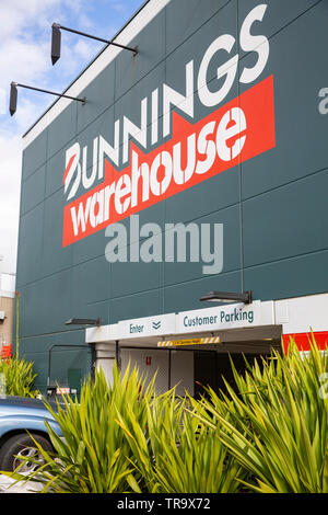 Magazzino Bunnings DIY e homewares rivenditore, negozio qui in Blagowlah Sydney, Australia. Bunnings è di proprietà di Wesfarmers Foto Stock