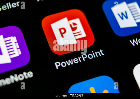 Sankt-Petersburg, Russia, 10 Maggio 2018: Microsoft Office Powerpoint icona applicazione su Apple iPhone schermo X close-up. PowerPoint icona app. Microsoft Foto Stock