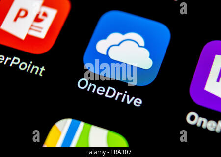 Sankt-Petersburg, Russia, 10 Maggio 2018: Microsoft OneDrive icona applicazione su Apple iPhone schermo X close-up. Microsoft onedrive icona app. Microsoft Foto Stock