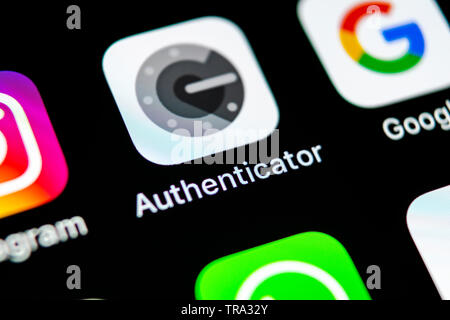 Sankt-Petersburg, Russia, 10 Maggio 2018: Google authenticator icona applicazione su Apple iPhone X lo schermo dello smartphone di close-up. Google app autenticatore ho Foto Stock