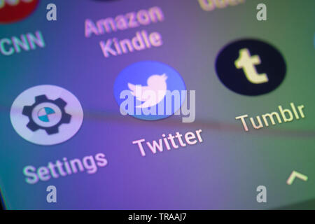 Logo Twitter icona sullo schermo di cellulare Foto Stock