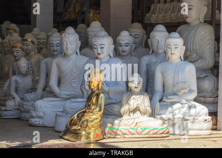 Statua del Buddha shop di Yangon Foto Stock